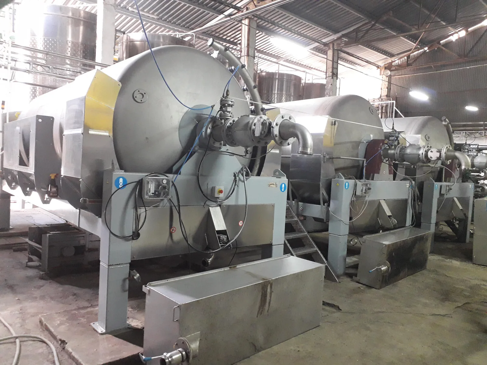 Prese Diemme instalate la Tomai Vinex